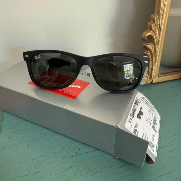 Ray-Ban New Wayfarer Black Matte Sunglasses - Picture 1 of 4